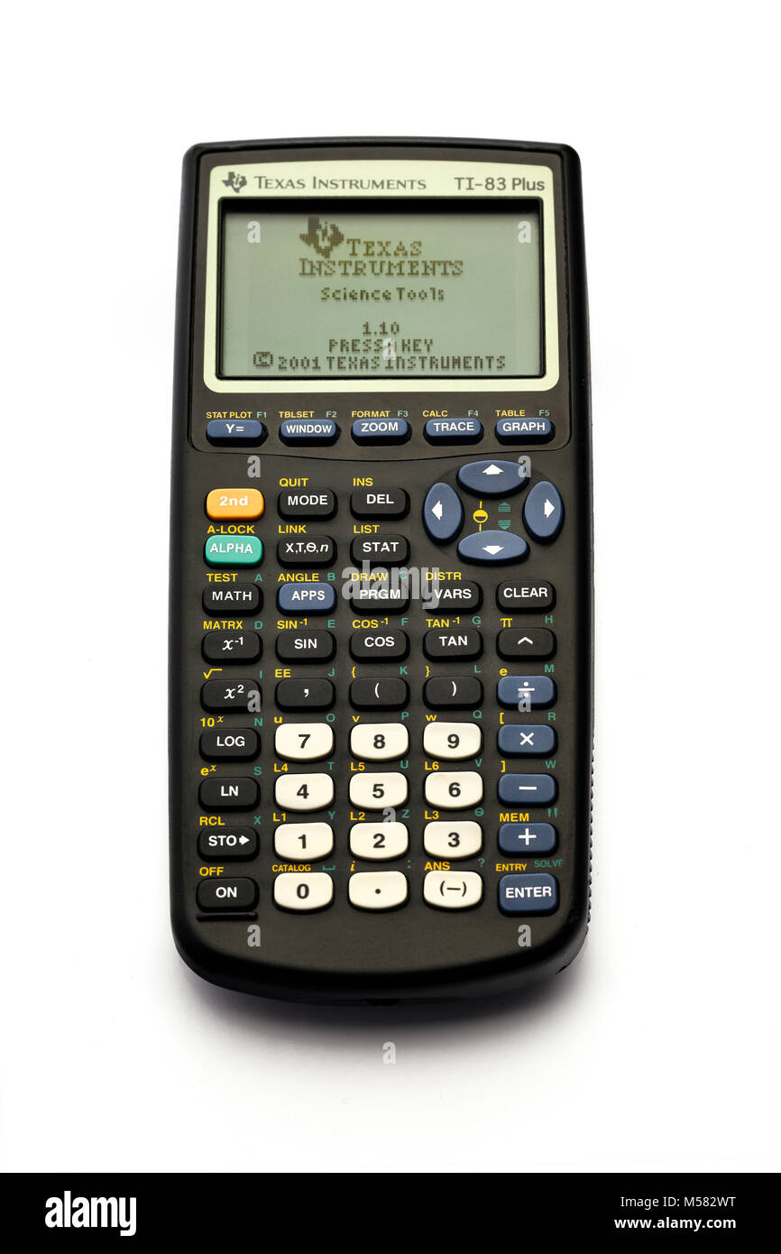 Vista frontale di dettaglio di un Texas Instruments Ti-83 Plus Calcolatrice scientifica su sfondo bianco. Foto Stock
