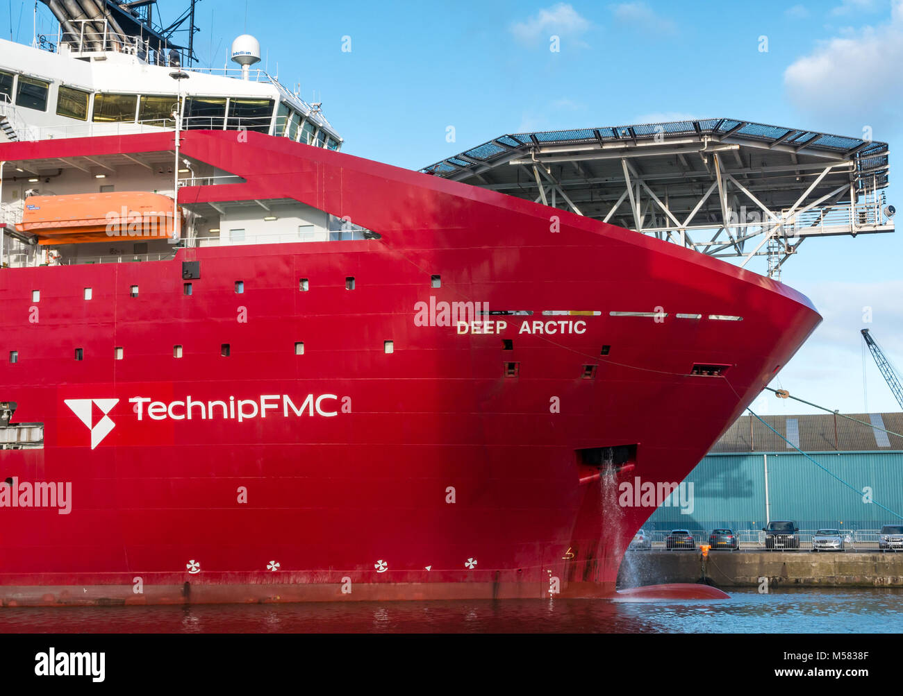 Prua, prua a bulbo e ponte di elicottero, Technip nave, profondo artico, immersioni e costruzione pesante nave di supporto, Leith Harbour, Edimburgo, Scozia, Regno Unito Foto Stock