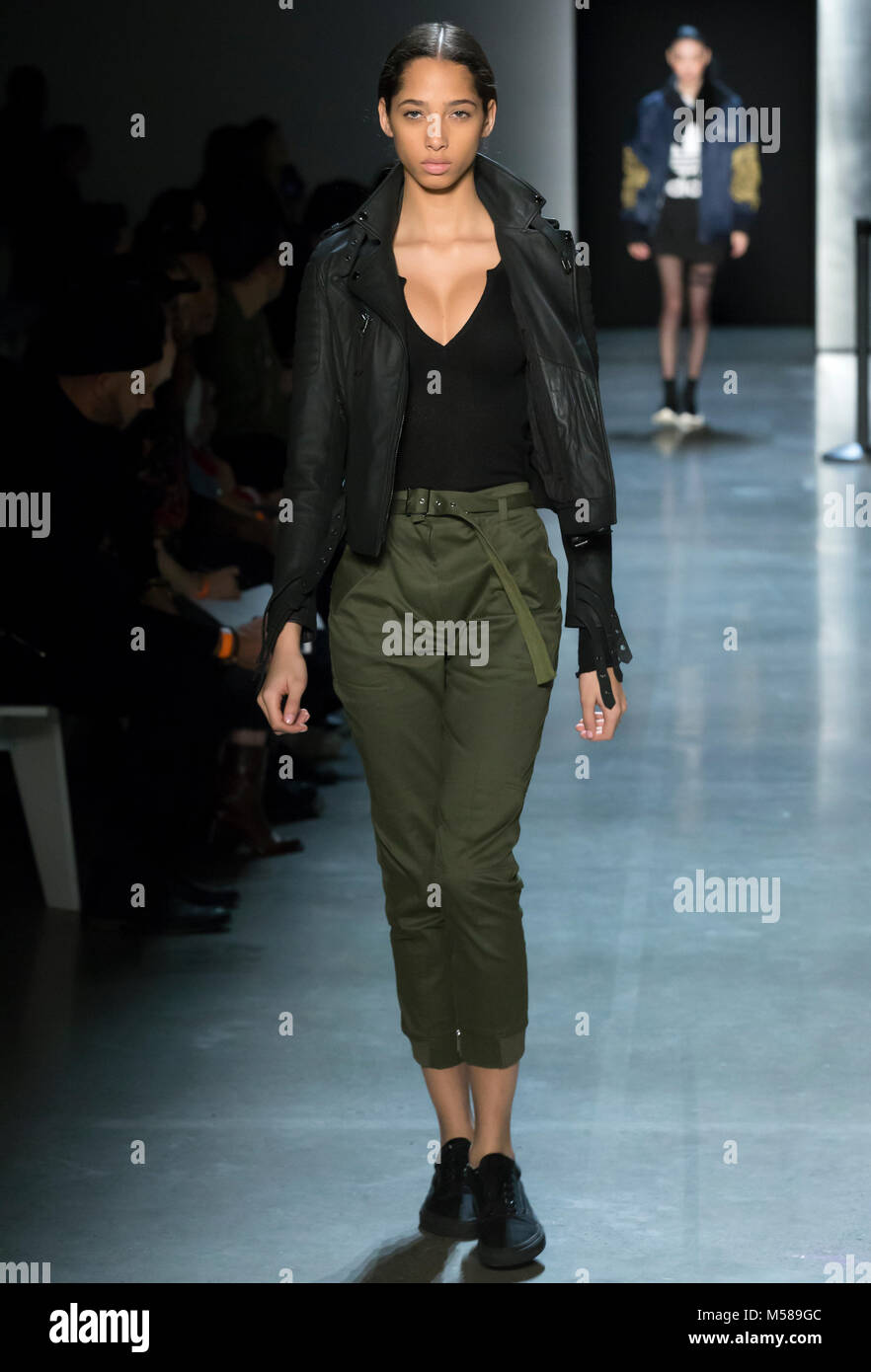 NEW YORK, NY - 11 Febbraio 2018: Yasmin Wijnaldum passeggiate la pista durante le prove per la Prabal Gurung Autunno Inverno 2018 fashion show durante il nuovo Yo Foto Stock