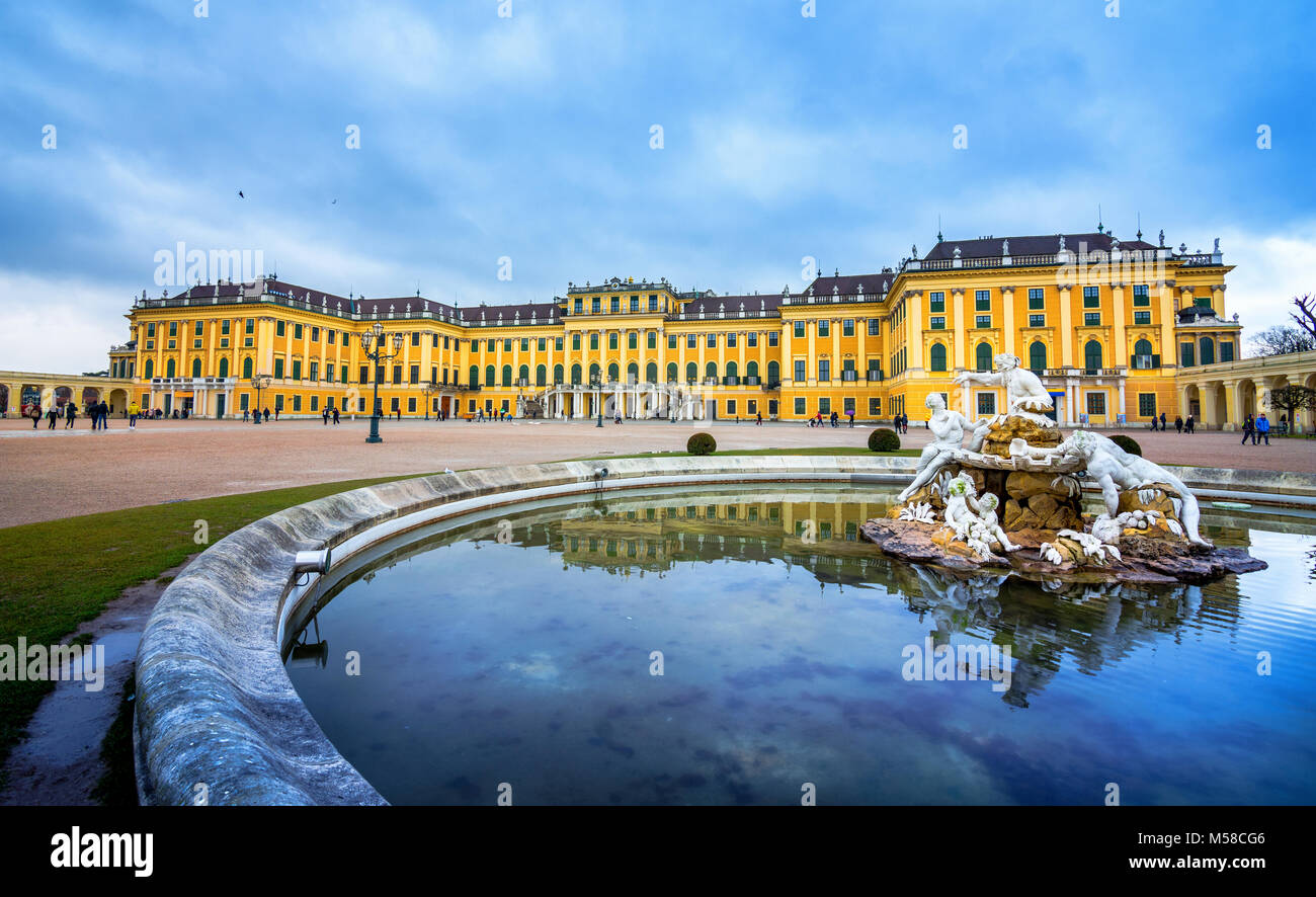 Palazzo di Schonbrunn, imperiale residenza estiva di Vienna in Austria Foto Stock