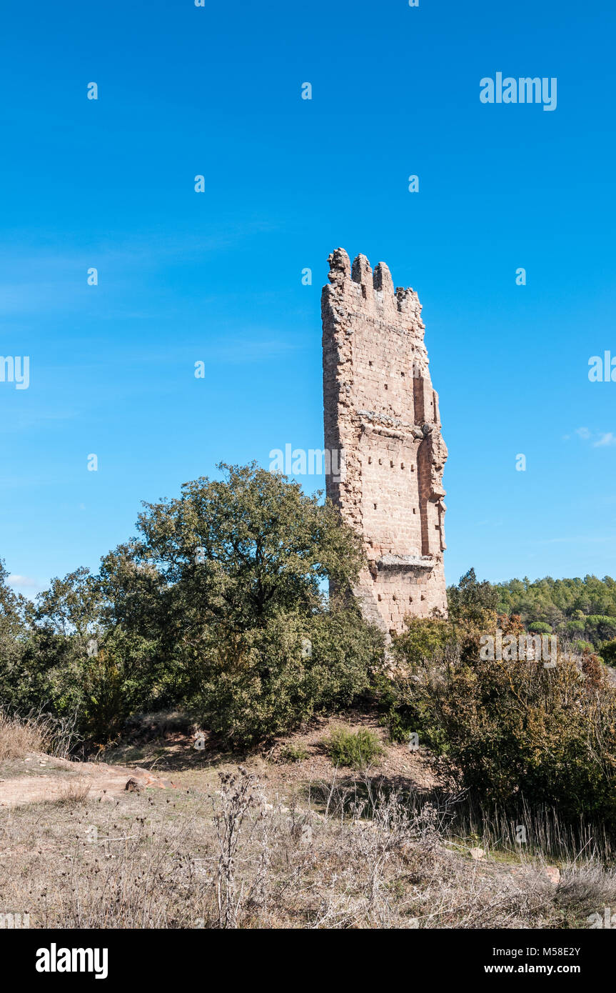 Merola - Castello. Al momento solo la parete tramuntana dell'omaggio tower è conservato. Crollato metà torre terminata con merlature, merli. Puig- Foto Stock
