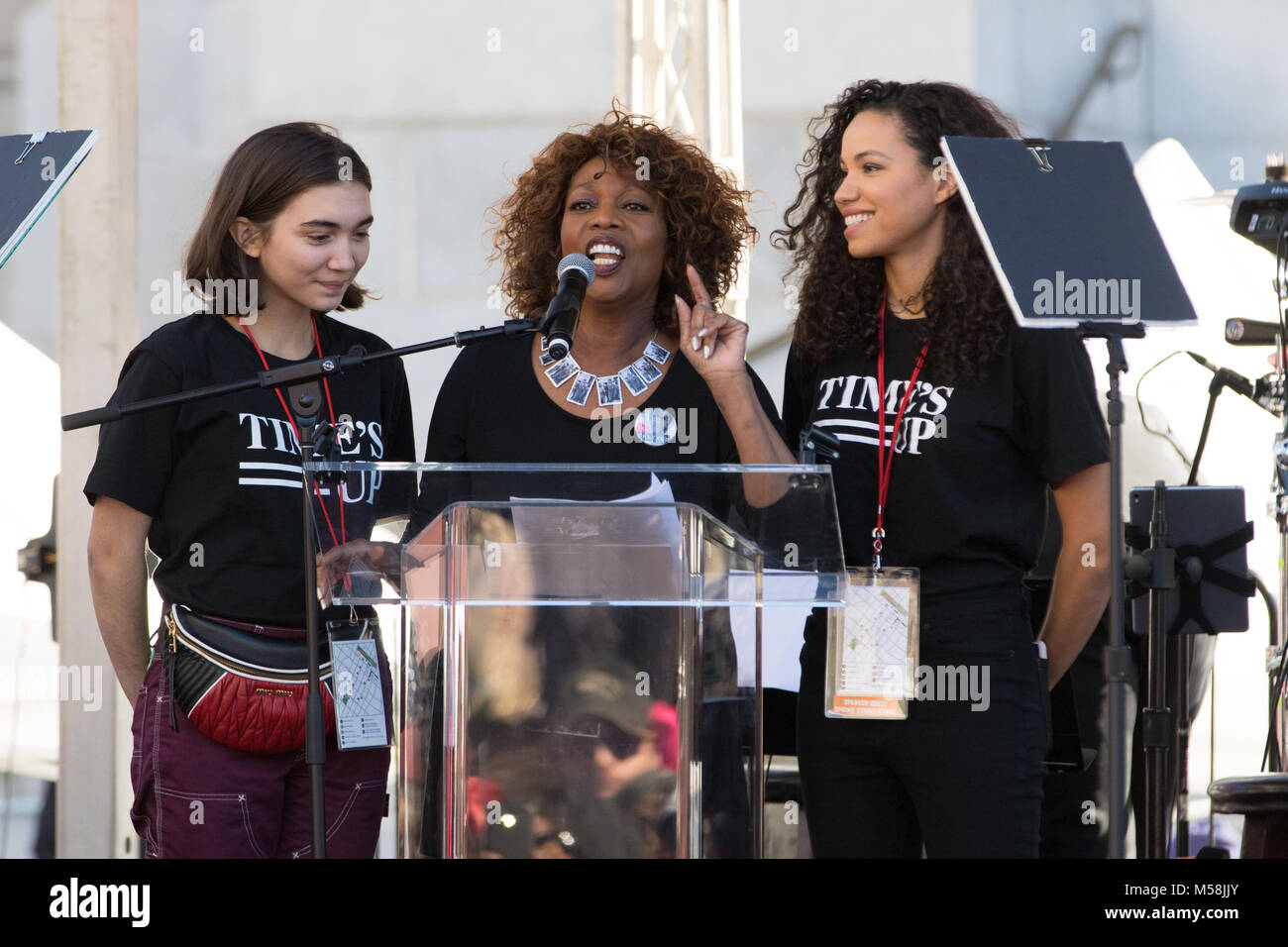 Le donne di marzo a Los Angeles come simili marche furono di scena attraverso gli Stati Uniti per il primo anniversario del presidente Donald Trump's inaugurazione. Dotato di: Alfre Woodard, Jurnee Smollet-Bell dove: Los Angeles, California, Stati Uniti quando: 20 Gen 2018 Credit: Sheri Determan/WENN.com Foto Stock