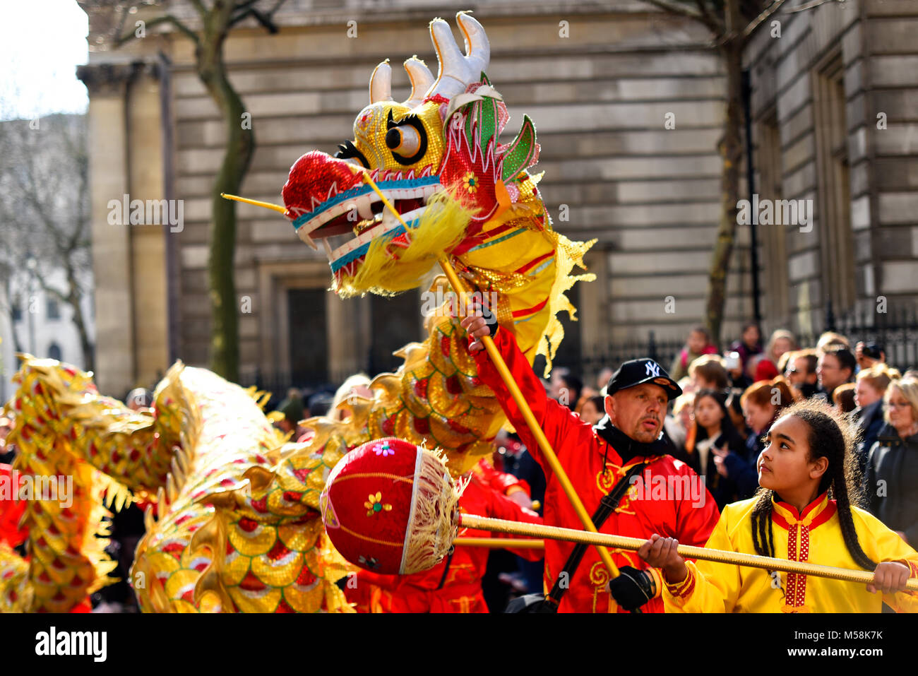 Chinese New Year Parade London 2018. Cinese Capodanno Dragon display, Street show Foto Stock