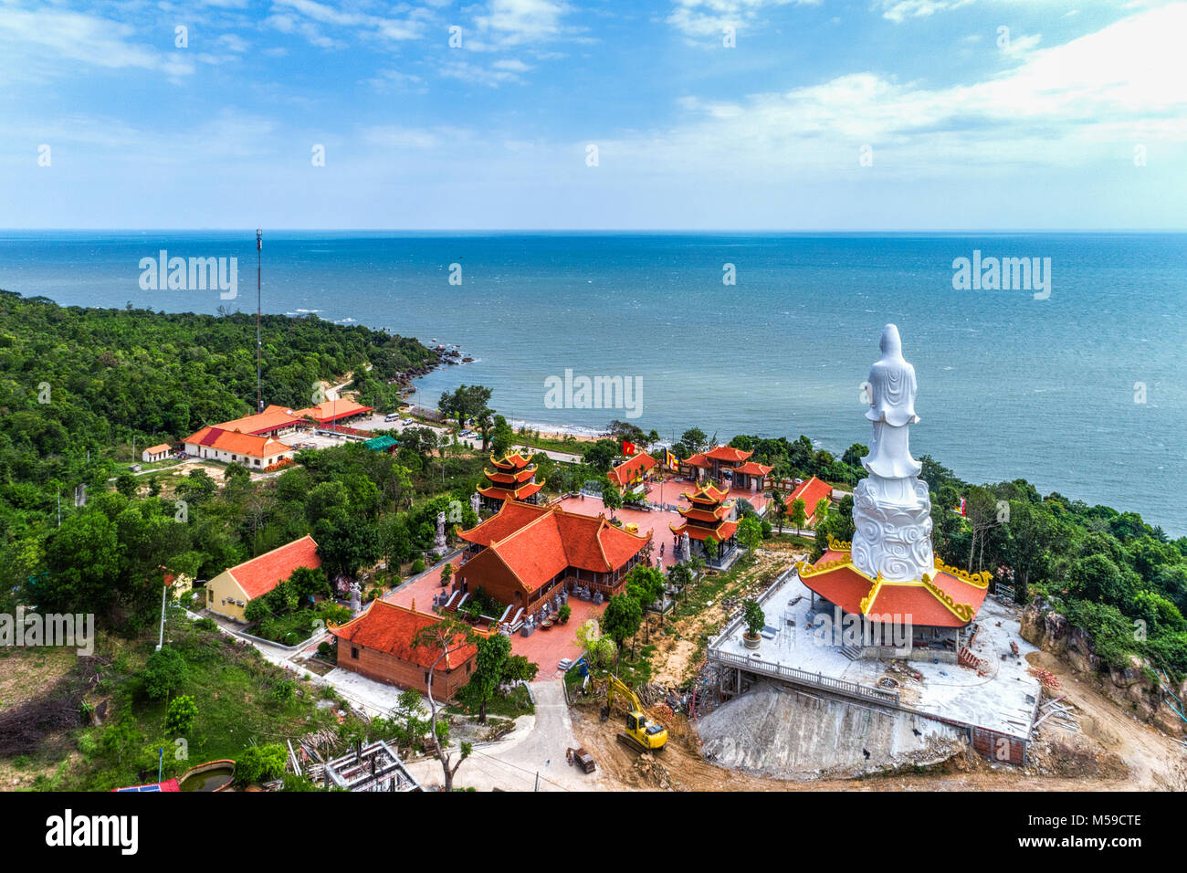 Vista aerea del tempio Cinese sul Phu Quoc, Kien Giang, Vietnam. Ho Quoc pagoda Foto Stock