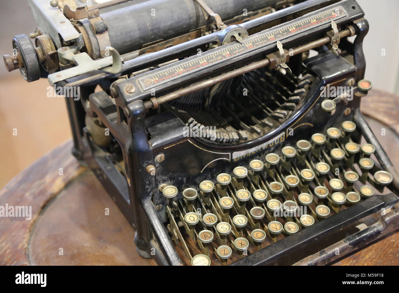 Vecchia macchina da scrivere. Colonia può Vidal museo. Puig-Reig, Catalogna, Spagna. Foto Stock