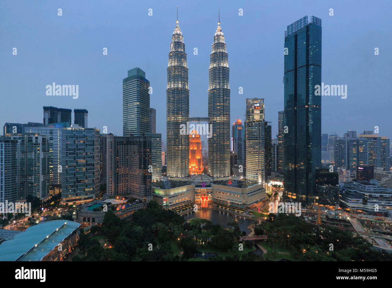 Kuala Lumpur, Malesia, 24 Gennaio 2018: Cityscape di Kuala Lumpur al tramonto con torri Petronas Foto Stock