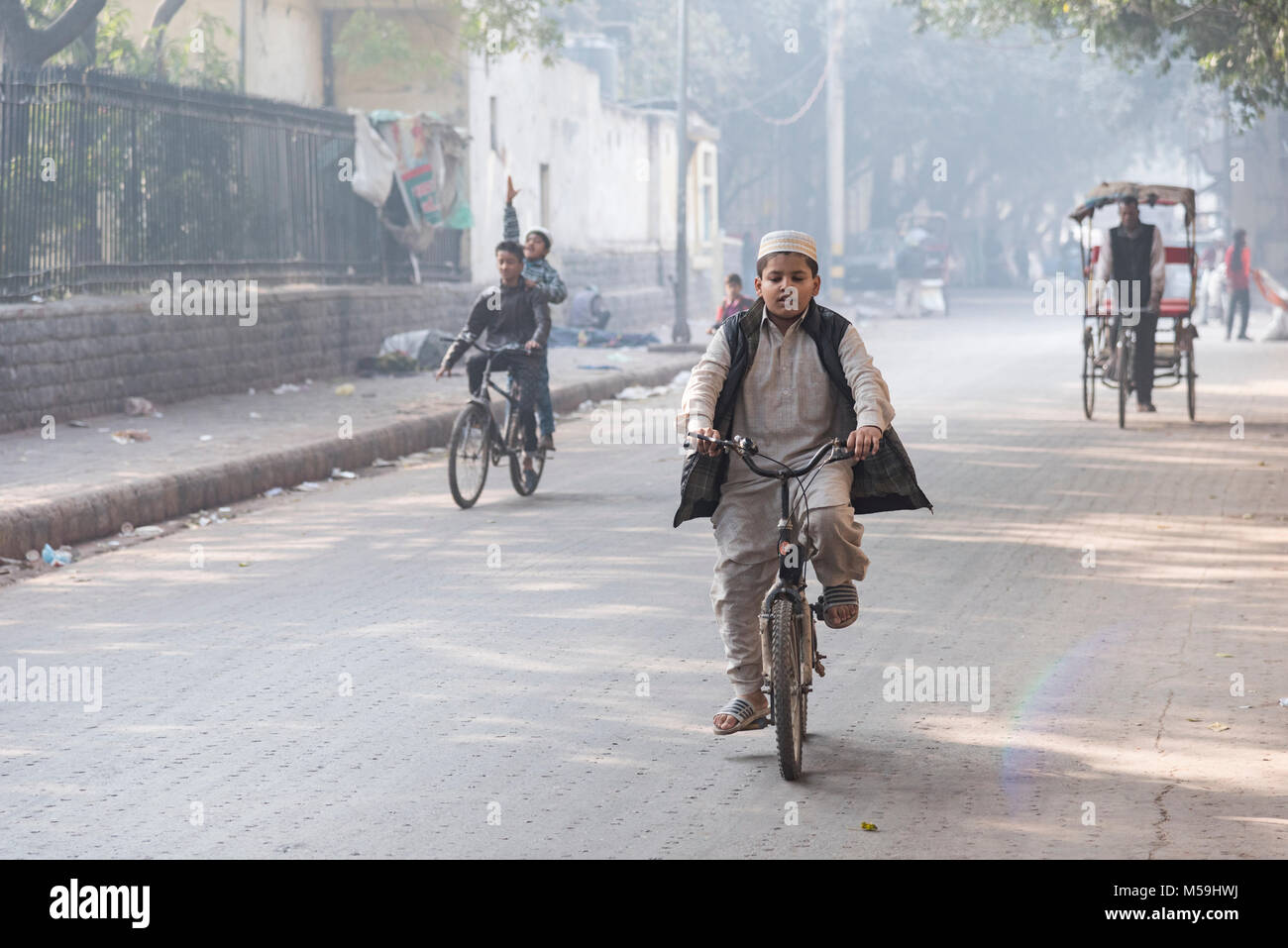 Una scena di prima mattina di Vecchia Delhi, India Foto Stock