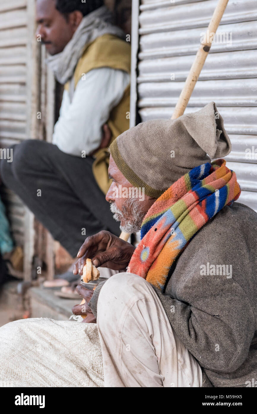 Una scena di prima mattina di Vecchia Delhi, India Foto Stock