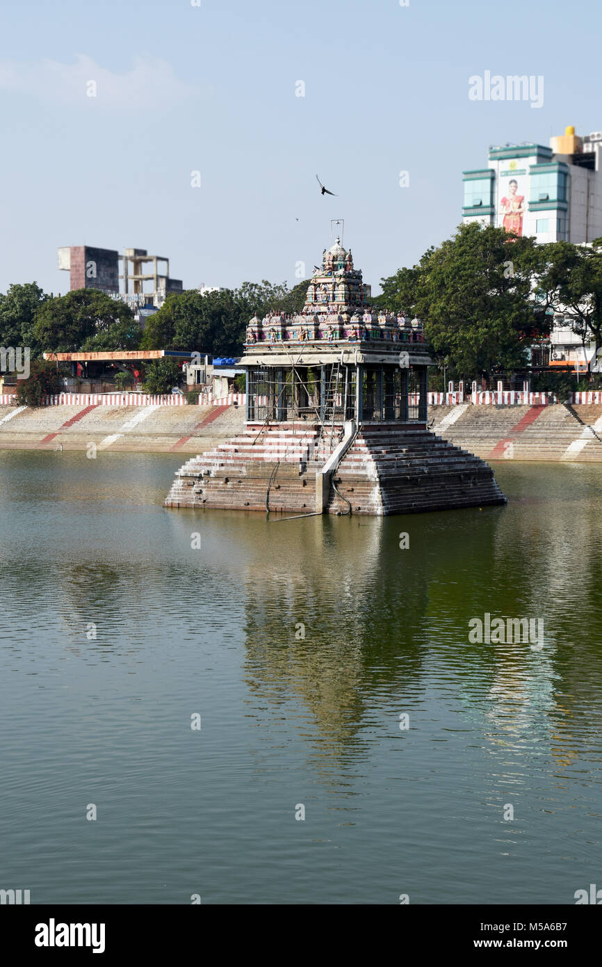 Tempio Kapaleeshwarar pond, Chennai, India Foto Stock