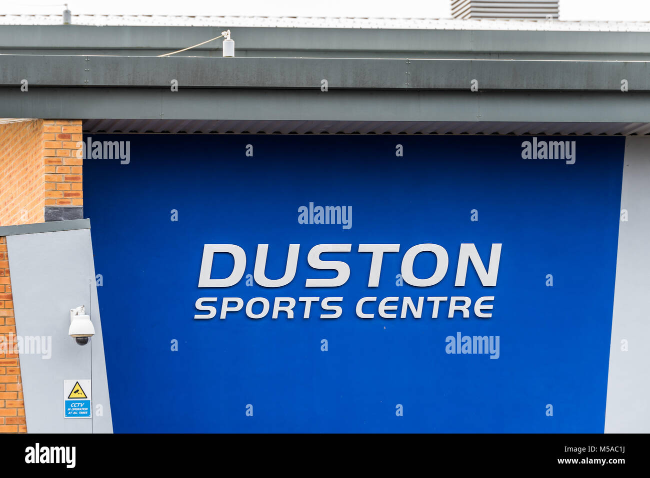 Northampton UK gennaio 13 2018: Duston Centro Sportivo segno del logo su sport club esterno Foto Stock