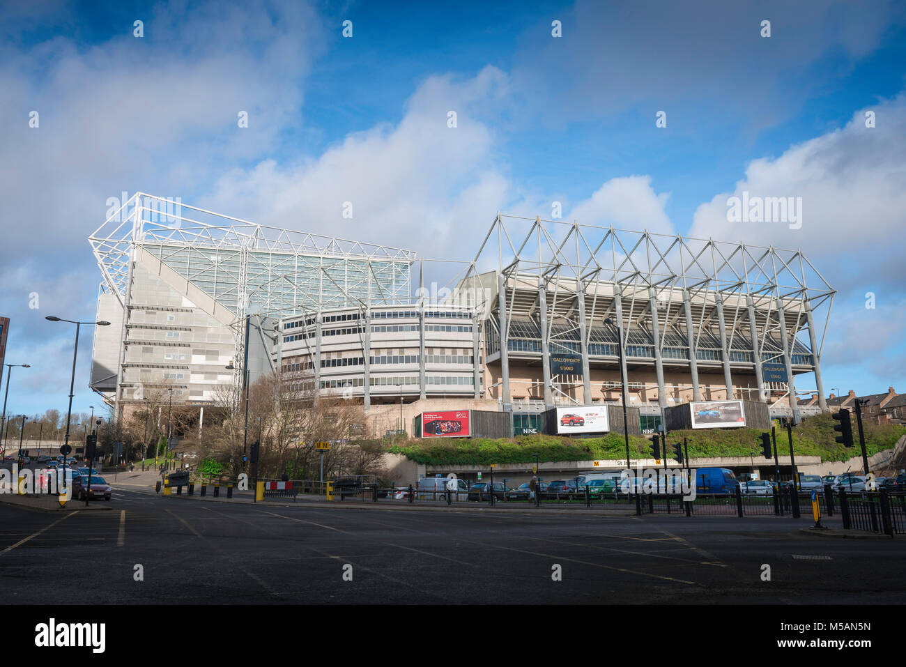 Newcastle United FC, vista di St James Park football Stadium nella città di Newcastle upon Tyne, Tyne and Wear, England, Regno Unito Foto Stock