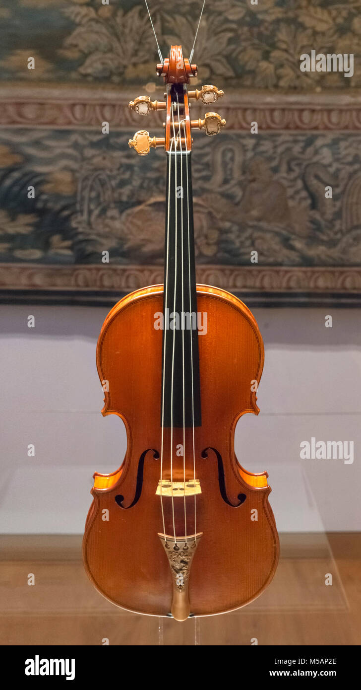 Violino Stradivari. Il Messia violino realizzato da Antonio Stradivari (1644-1737) nel 1716, sul display nel museo Ashmolean Museum di Oxford, England, Regno Unito Foto Stock