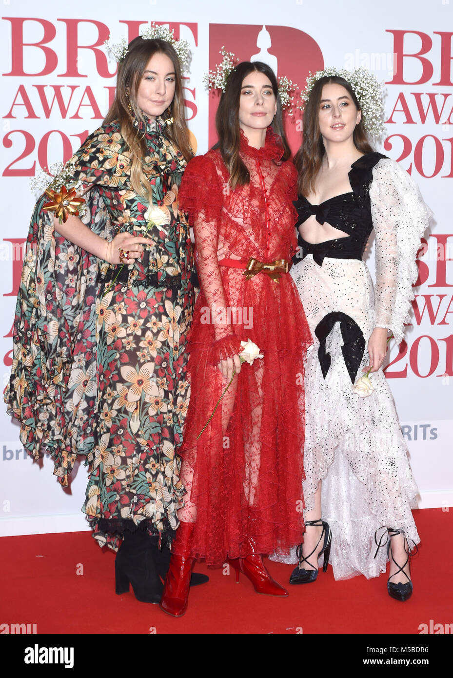 Foto deve essere accreditato ©Alpha premere 079965 21/02/2018 Este Arielle Danielle Sari e Alana Mychal da Haim Brit Awards 2018 all'O2 Arena di Londra Foto Stock