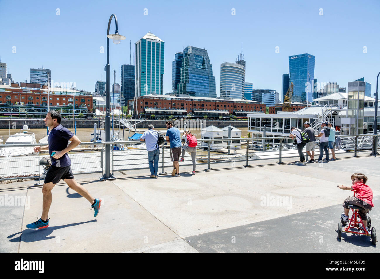 Buenos Aires Argentina, Puerto Madero, Rio Dique, acqua, lungofiume, skyline della città, edifici, ispanici Latini Latini Latini Latini Latini, Spanis Foto Stock