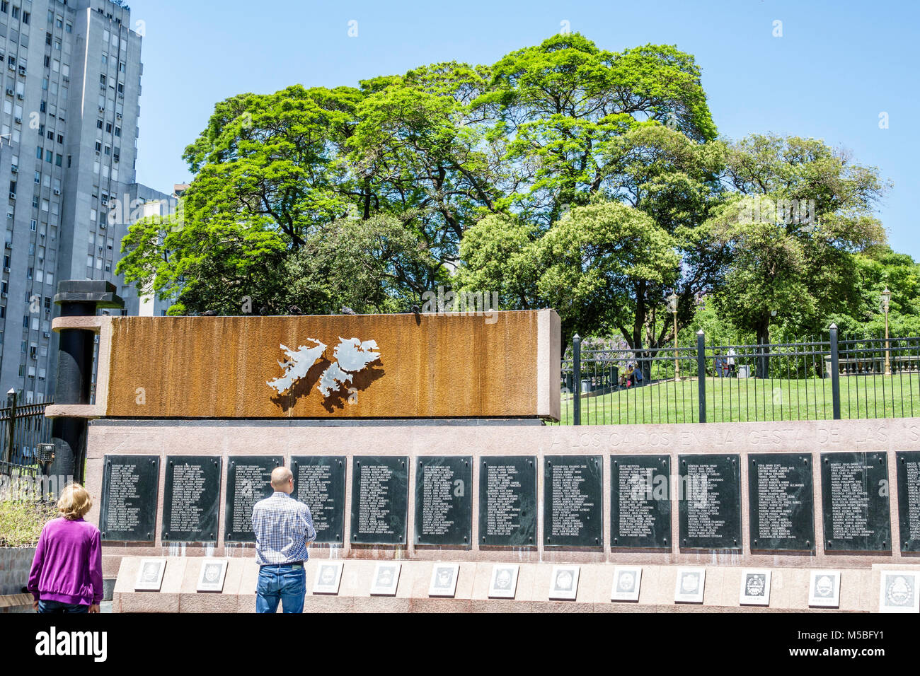 Buenos Aires Argentina, Plaza San Martin, parco, monumento ai caduti in Malvinas Monumento a los Caidos en Malvinas Falklands Guerra tomba vuota, ispanico L Foto Stock