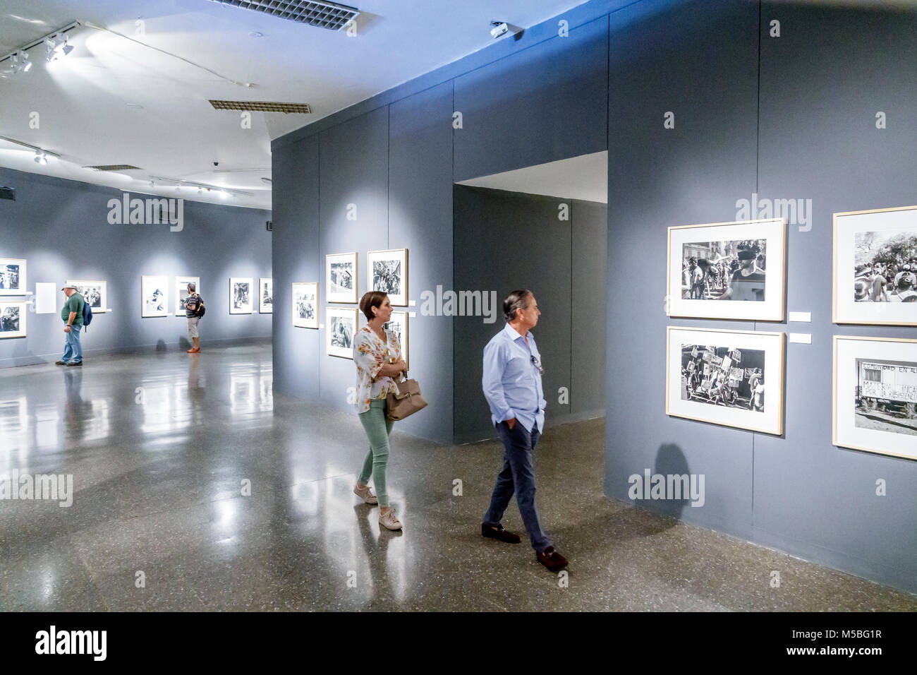 Buenos Aires Argentina, Recoleta, Plaza Julio de Caro, Palais de Glace, salone nazionale di belle arti, galleria d'arte, interno interno, mostra fotografica, Marcos Zi Foto Stock