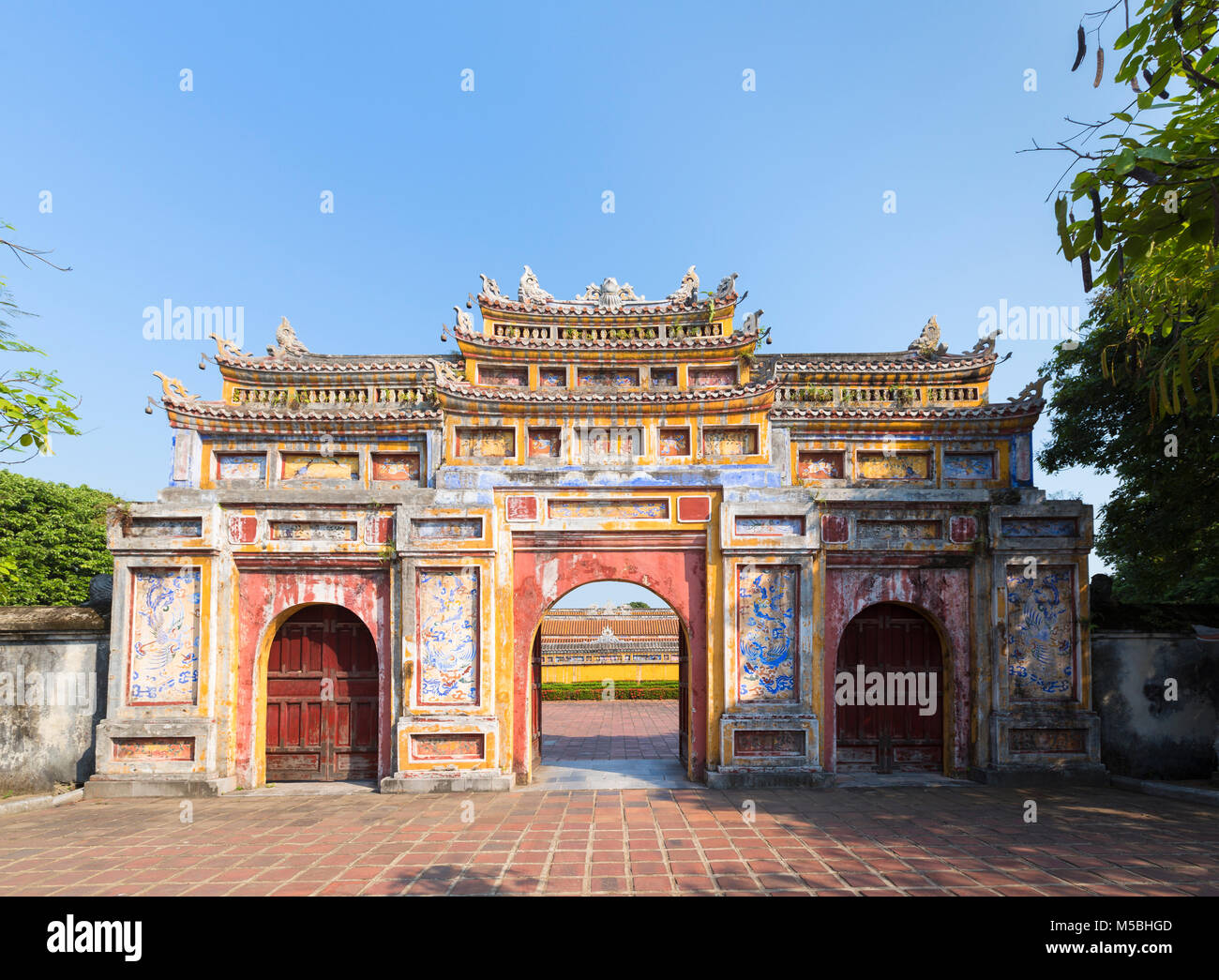 Cancello a ovest, Chuong Duc Hoang Thanh Palazzo Imperiale, la Città Proibita, tonalità, Vietnam Foto Stock