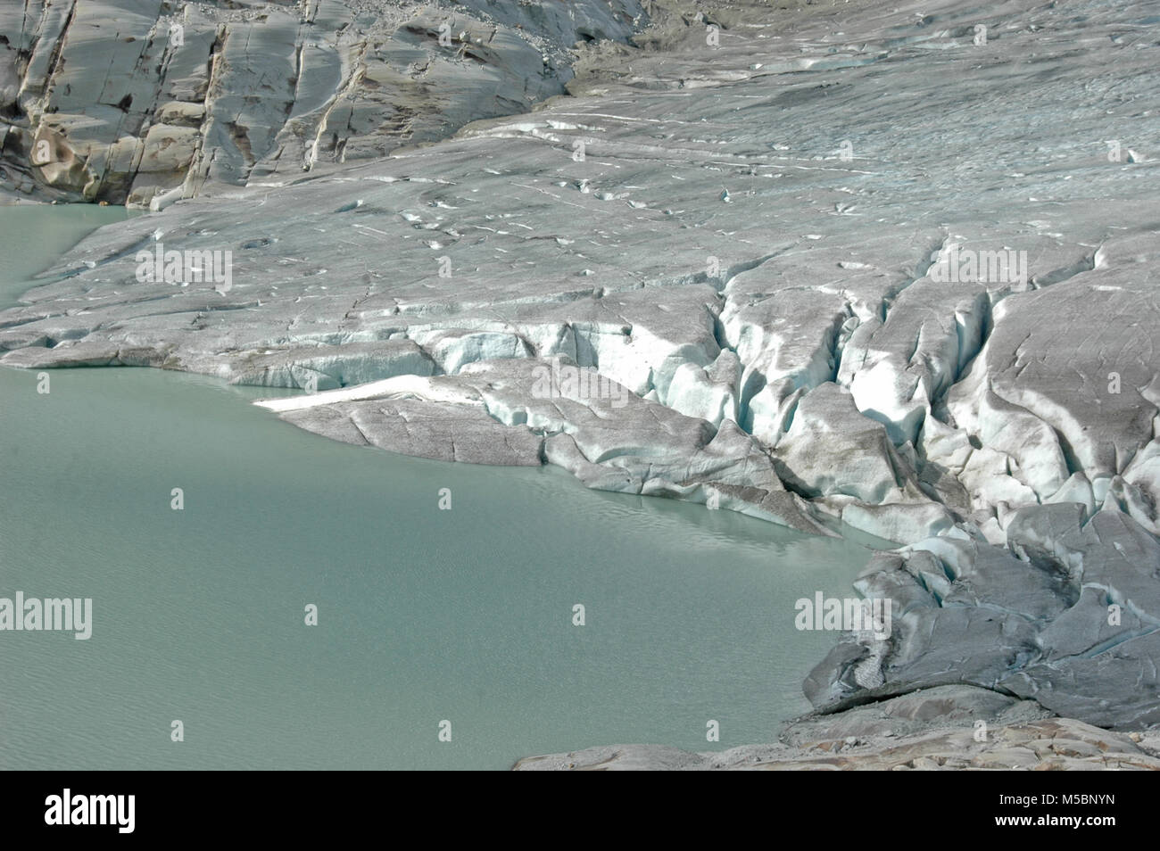 Il ghiacciaio del Rodano, alimenta la sorgente del fiume Fiume Rodano in Svizzera Foto Stock