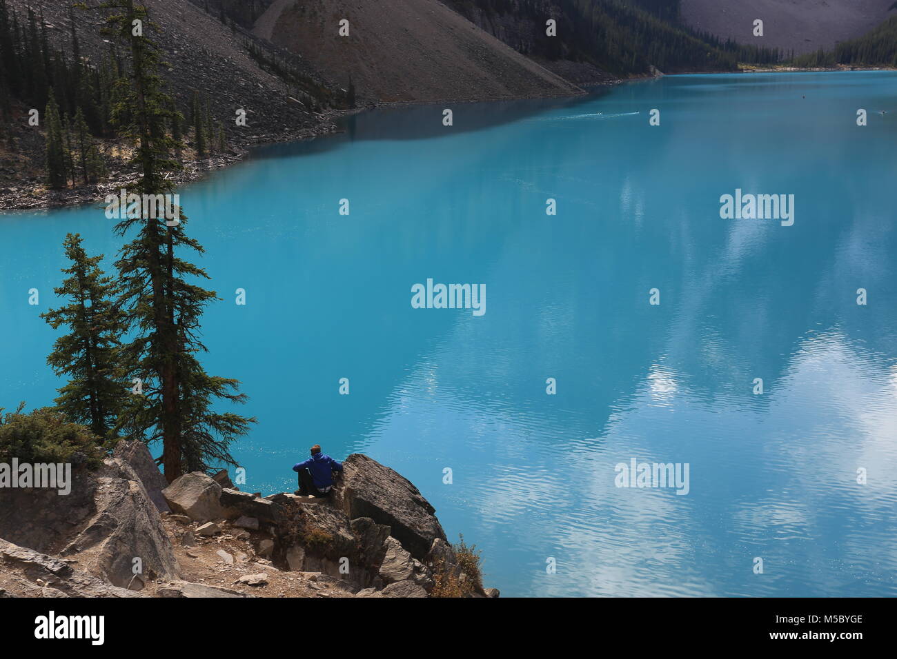 Il Moraine Lake nella Valle dei Dieci Picchi il Parco Nazionale di Banff Alberta Canada Foto Stock