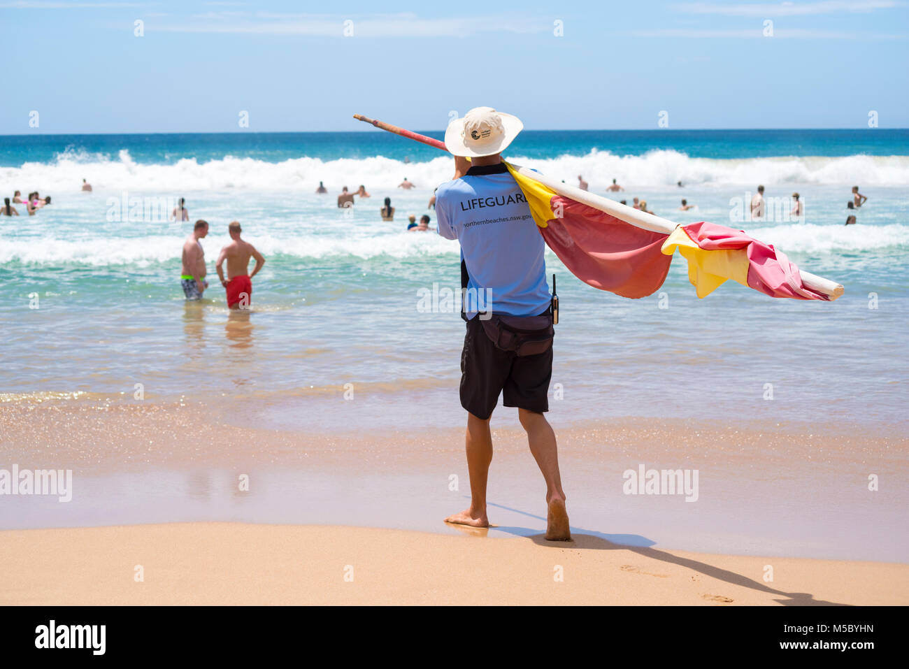 Manly Beach in un giorno di estate con cielo blu, Sydney, Australia Foto Stock