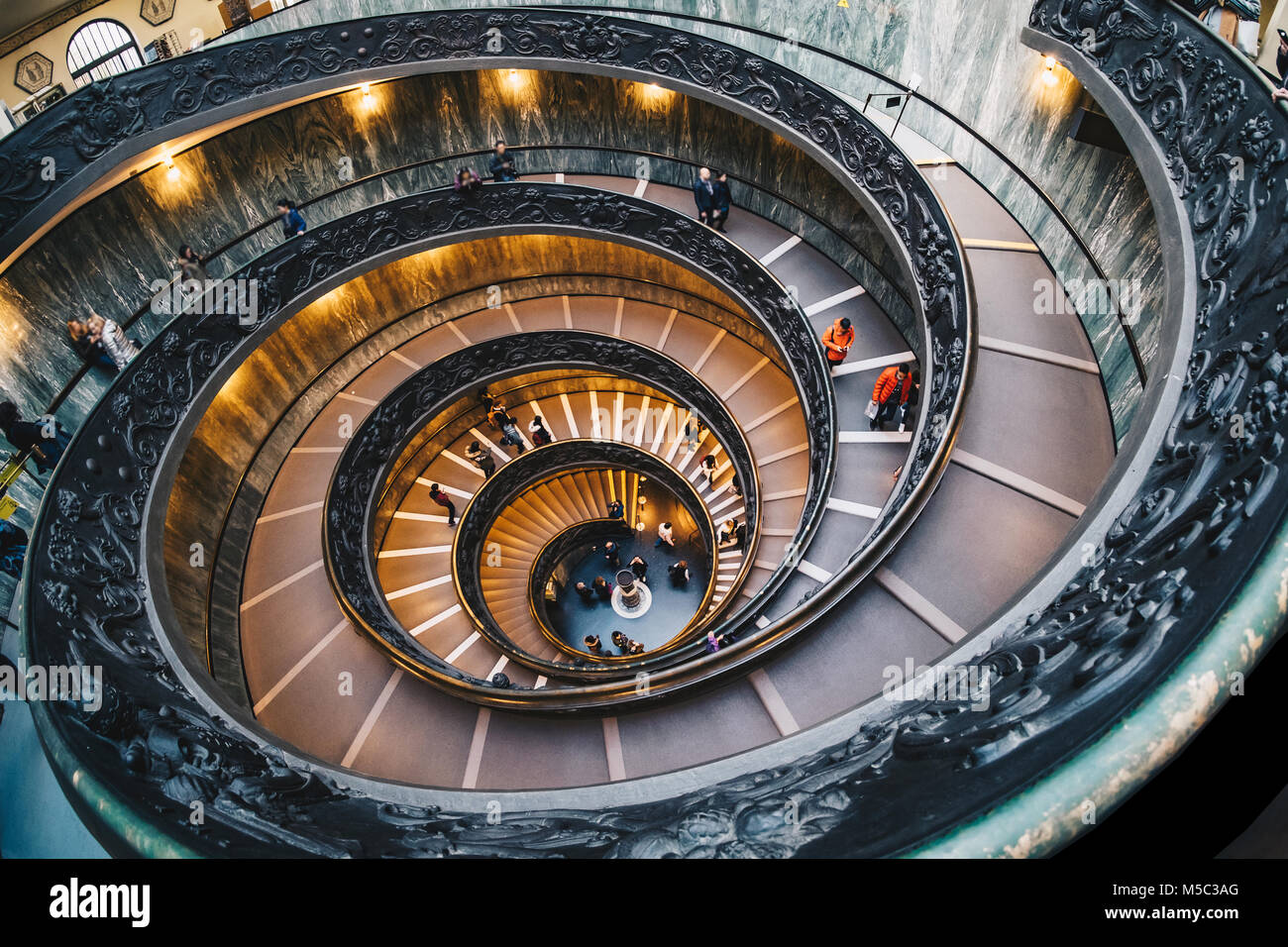 La scala a chiocciola in Musei Vaticani Foto Stock