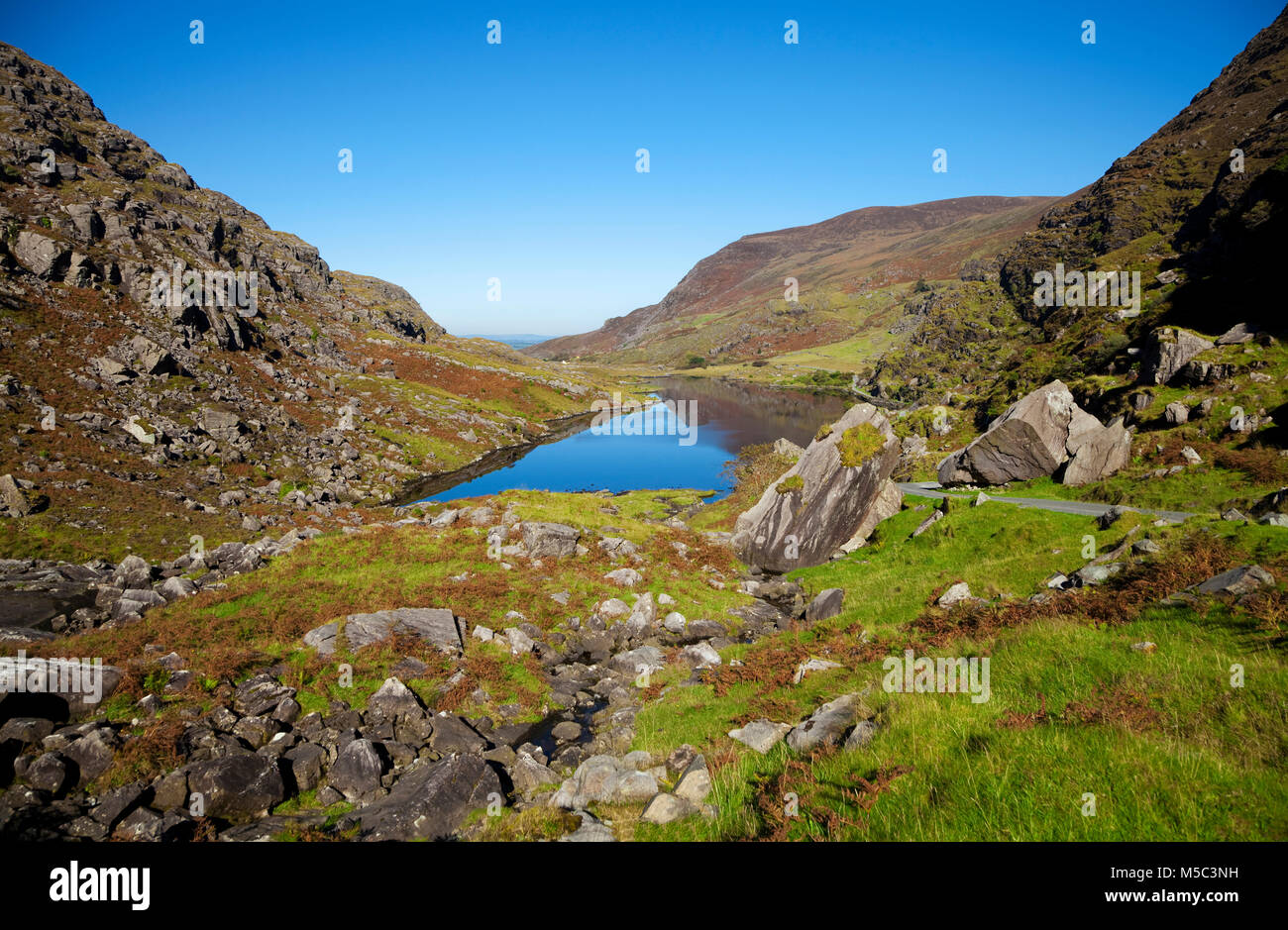 Il fiume Loe, Gap di Dunloe, Parco Nazionale di Killarney, nella contea di Kerry, Irlanda Foto Stock