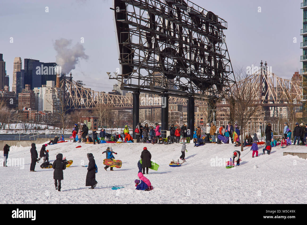 Gantry Plaza parco dello stato dopo la tempesta di neve Foto Stock