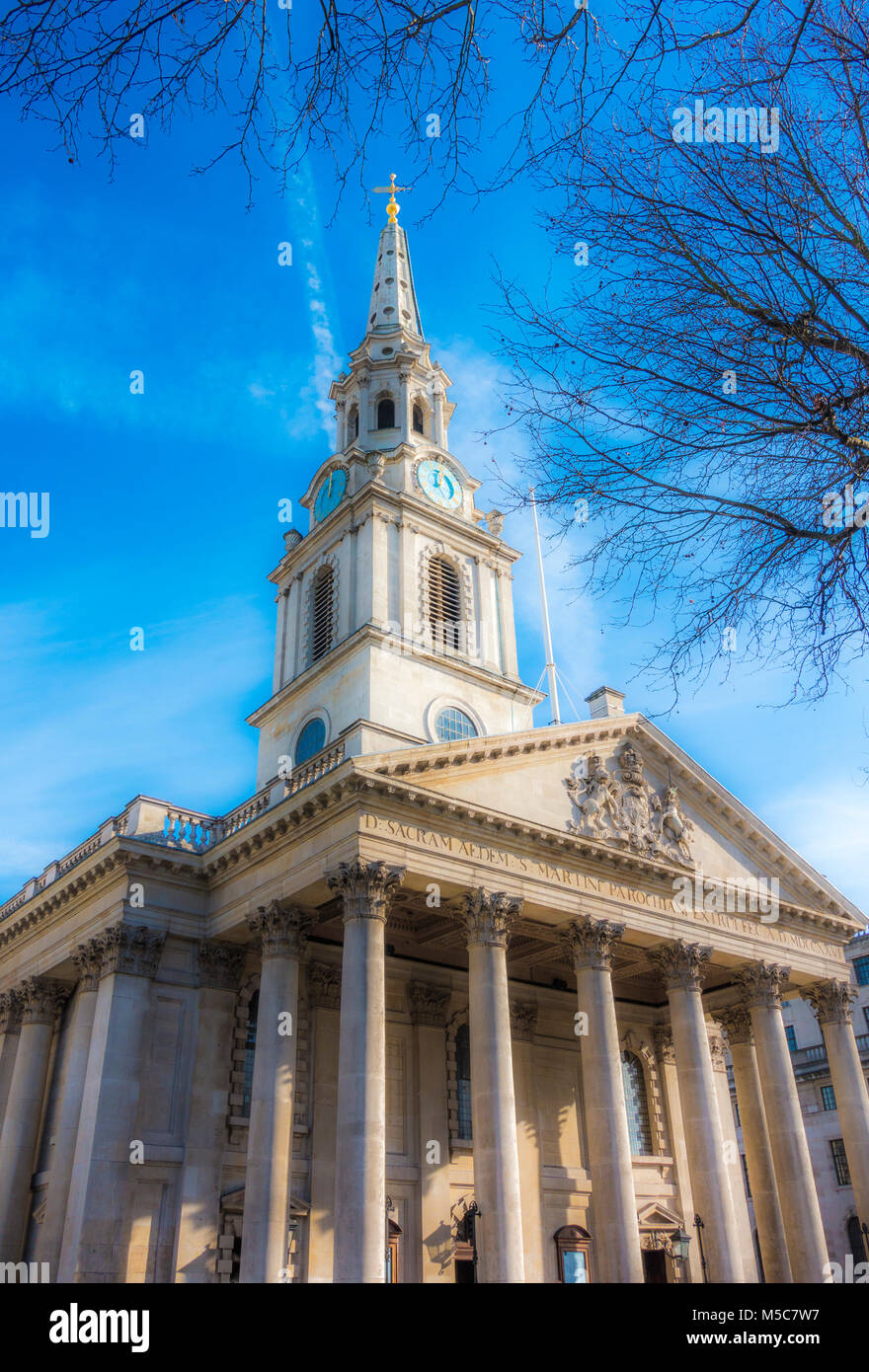 St Martin-in-the-Fields Church. Esterno del grado che ho elencato, XVIII secolo parrocchia anglicana chiesa su Trafalgar Square, Londra, Inghilterra, Regno Unito. Foto Stock