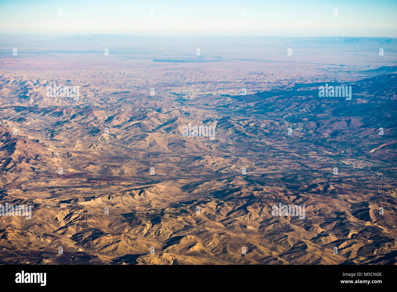 Vista aerea di gamme della montagna nel continente africano Foto Stock