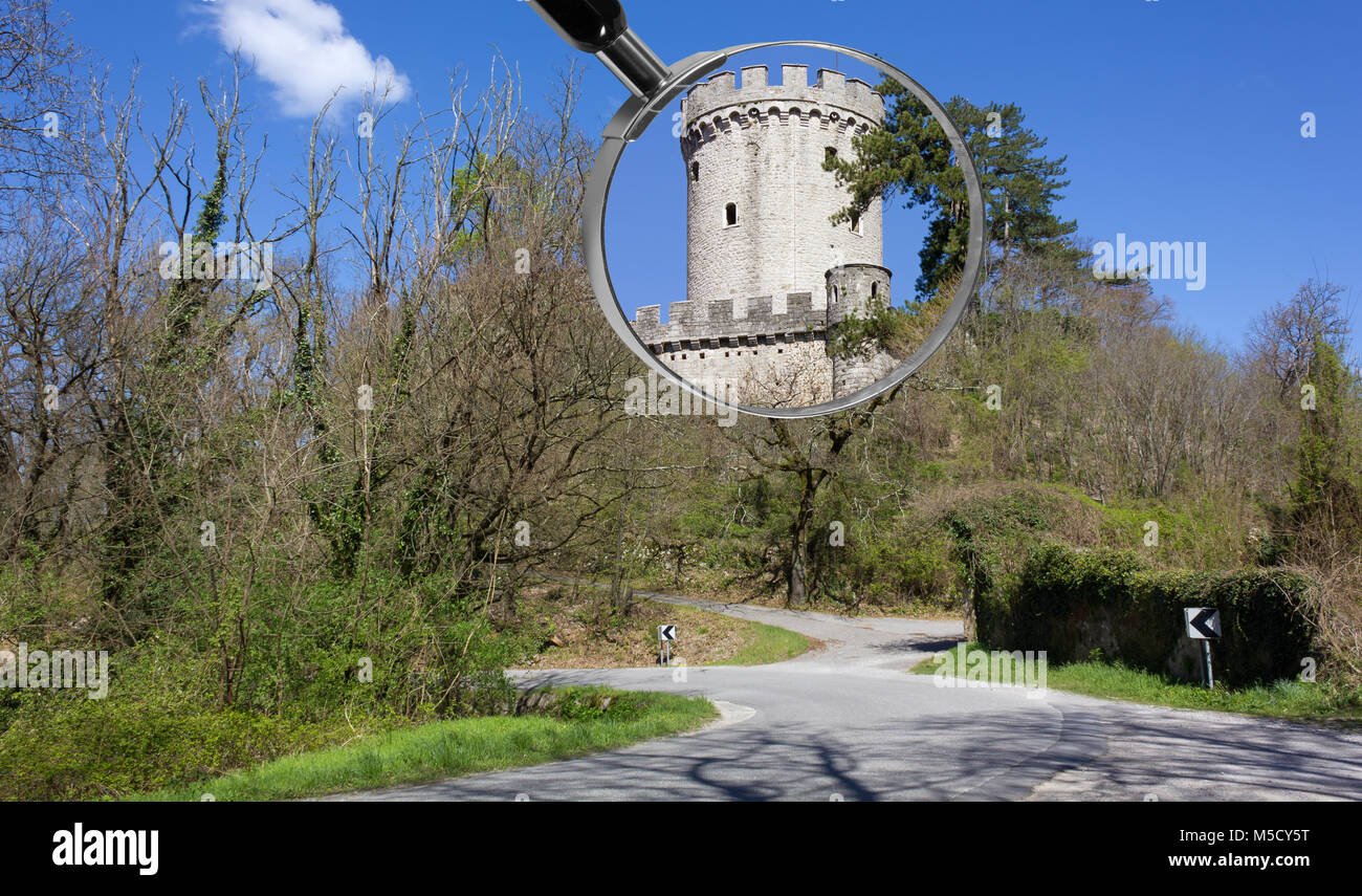 Branik Castello, Slovenia, all'inizio della primavera, evidenziata da una lente di ingrandimento Foto Stock