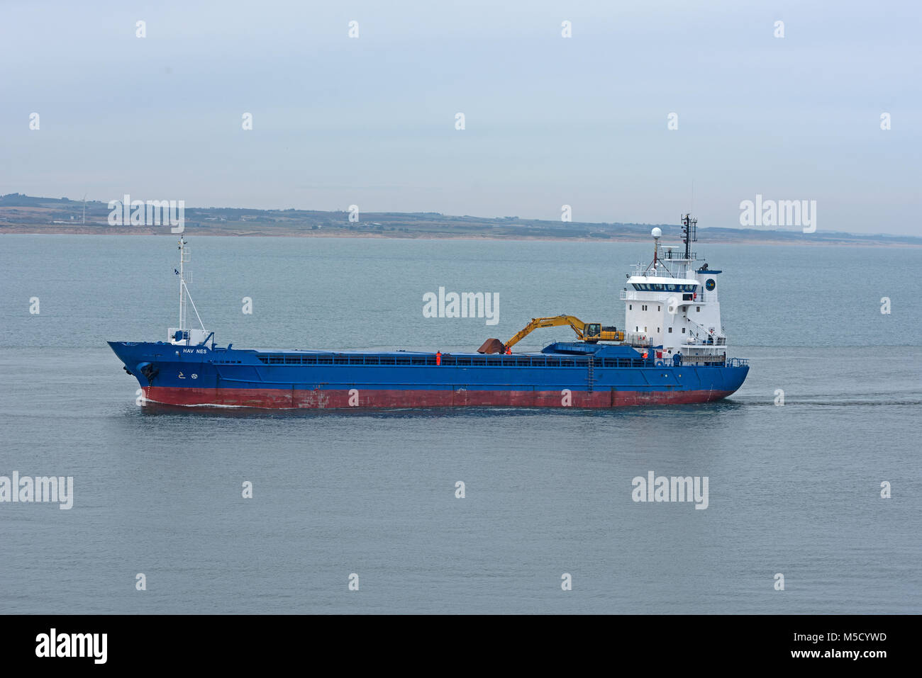 Il Faroese nave da carico generale per il suo approccio a Aberdeen da Mare del Nord Foto Stock