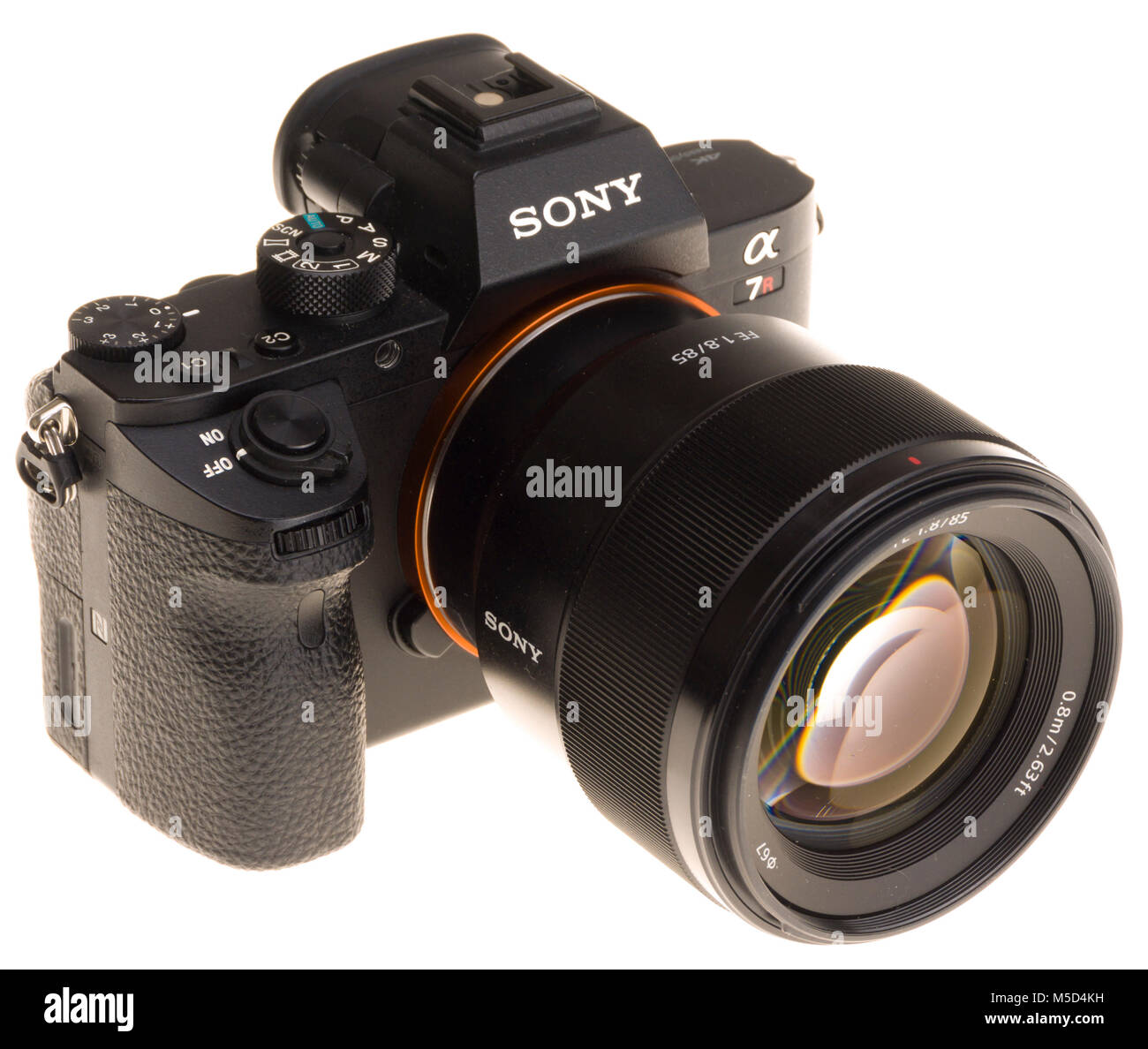 Mirrorless Sony professional fotocamera full frame con 85mm f/1.8 Breve ritratto teleobiettivo Foto Stock
