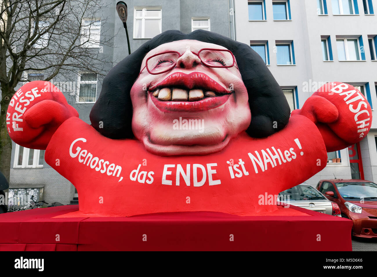 SPD candidato Andrea Nahles, caricatura politica, motto caravan durante il carnevale lunedì processione 2018, Düsseldorf Foto Stock