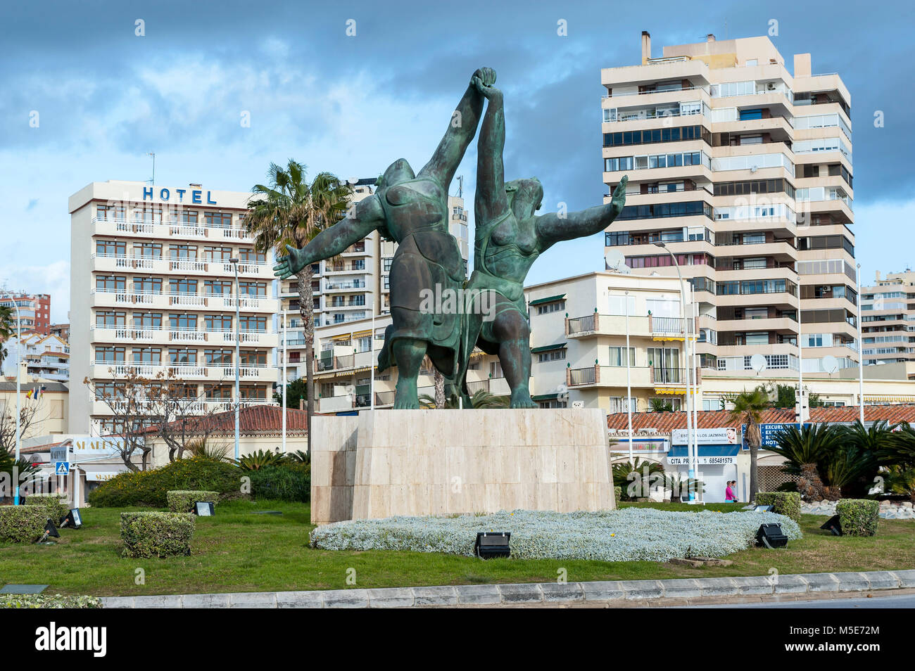 Picasso due donne che corrono immagini e fotografie stock ad alta