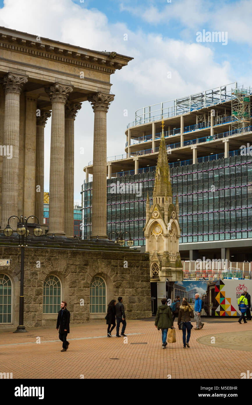 Vista di Birmingham Regno Unito di risanamento con la città del municipio visibile Foto Stock