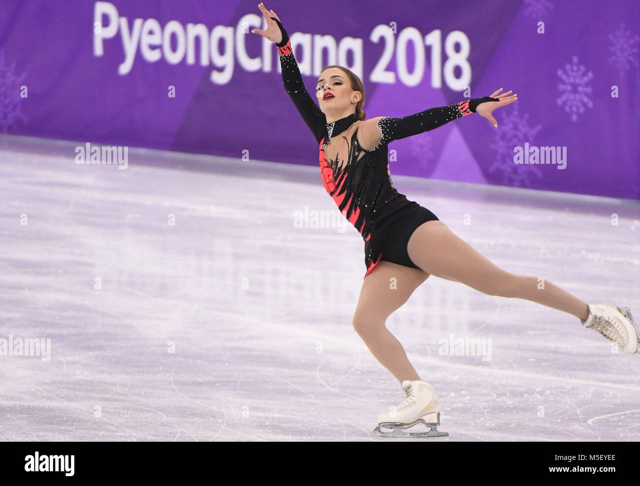 Pyeongchang, Corea del Sud. Il 23 febbraio, 2018. Isadora Williams del Brasile compete durante il ladies unico pattinaggio gratuito di pattinaggio di figura al 2018 PyeongChang Olimpiadi invernali in Gangneung Ice Arena, Corea del Sud, nel febbraio 23, 2018. Isadora Williams ha ottenuto il ventiquattresimo posto con 144.18 punti in totale. Credito: Wang Haofei/Xinhua/Alamy Live News Foto Stock