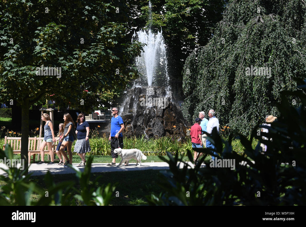 Baden Baden, Germania. 07 Ago, 2016. La Lichtentaler vicolo in Baden-Baden (Baden-Württemberg), fotografato il 7 agosto 2016. | Utilizzo di credito in tutto il mondo: dpa/Alamy Live News Foto Stock