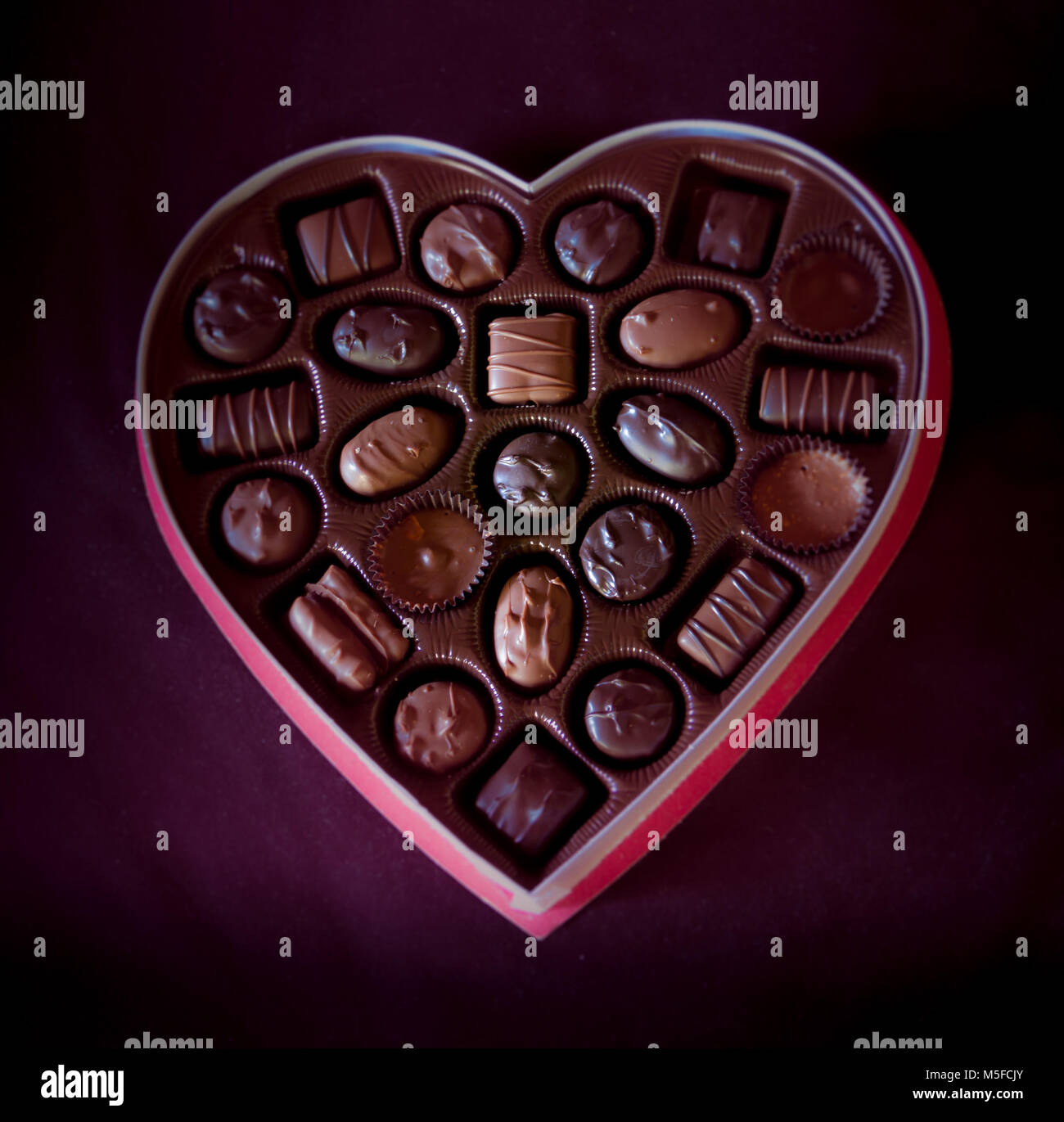 Heart-Shaped scatola di cioccolatini Foto Stock