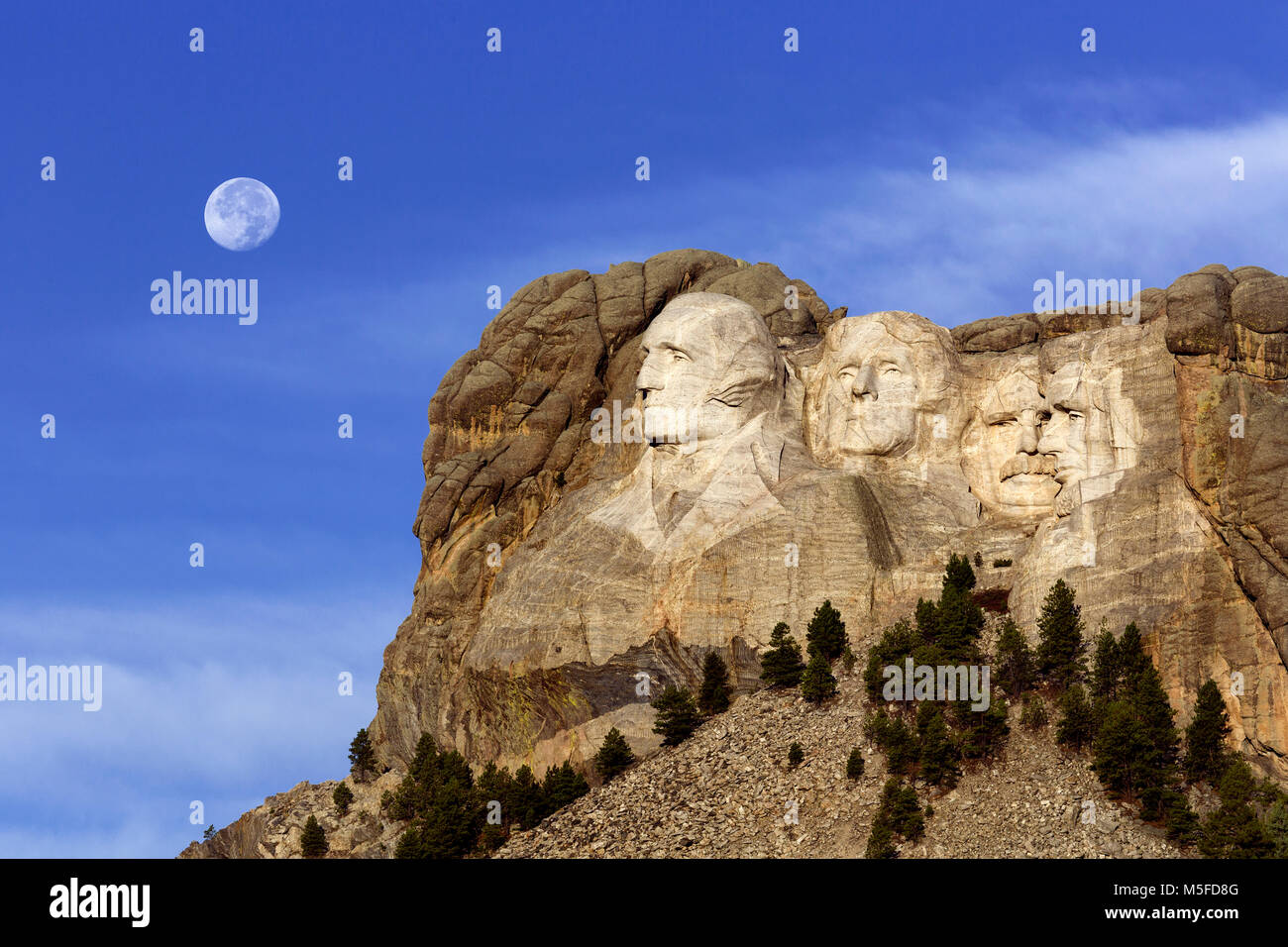 SD00021-00...Dakota del Sud - Presedents Georg Washington Thomas Jefferson, Theodore Roosevelt e Abraham Lincoln scavate nella montagna di un lato a monte Foto Stock