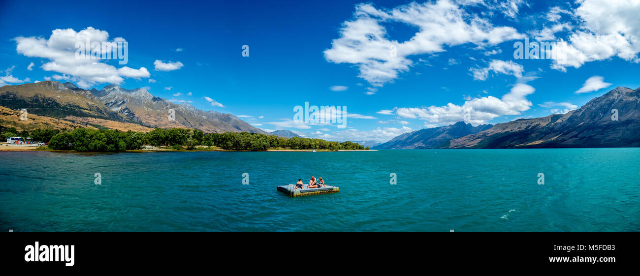 Giorno pigro nel Lago Wakatipu a Glenorchry, Nuova Zelanda Foto Stock