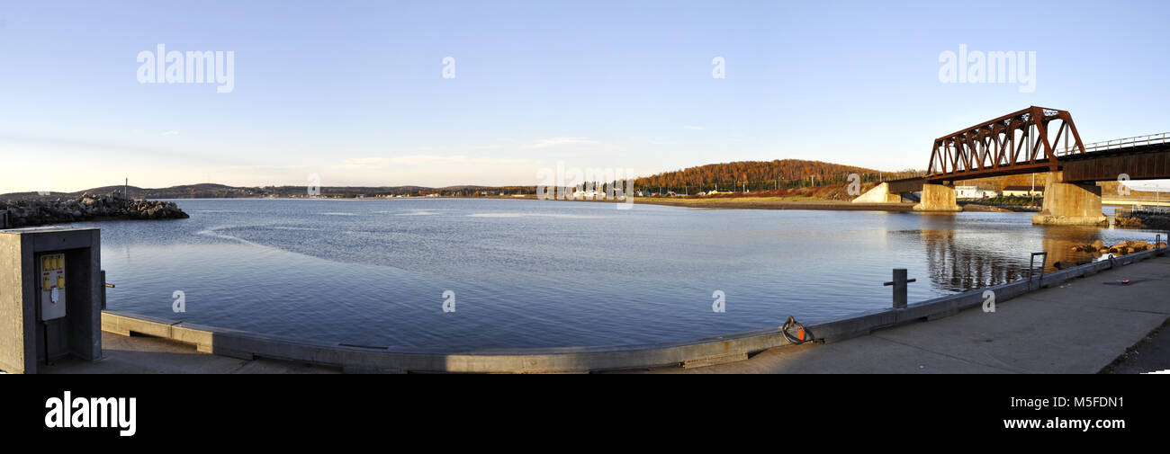 Costruzione di un pomeriggio a Boston. a bassa angolazione Foto Stock