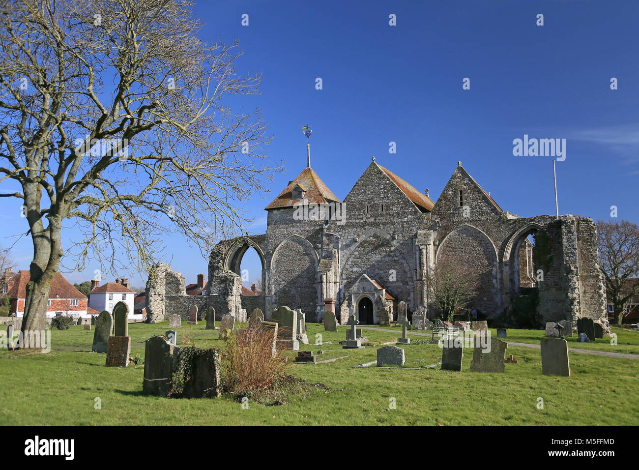 Chiesa di San Tommaso martire (ovest di elevazione), St Thomas Street, Winchelsea, East Sussex, Inghilterra, Gran Bretagna, Regno Unito, Gran Bretagna, Europa Foto Stock