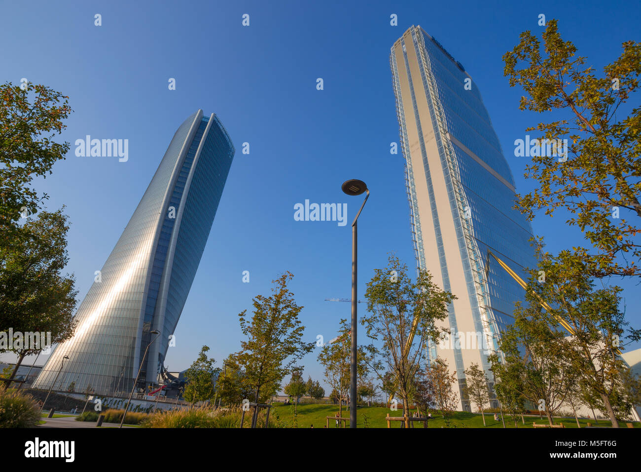 Milano, 13 ottobre 2017 - torre Isozaki e Hadid torre in 'vita di città' complesso in 3 Torri Milano posto, edifici moderni e condomini. Foto Stock