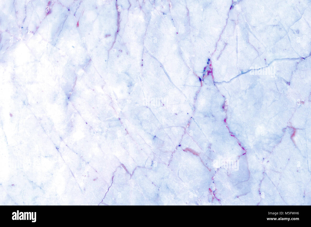 Texture in marmo in marmo sulla superficie della piastrella, un primo piano sulla superficie della piastrella in marmo sulla parete di marmo presente un dettaglio delle texture e pattern di marmo o Foto Stock