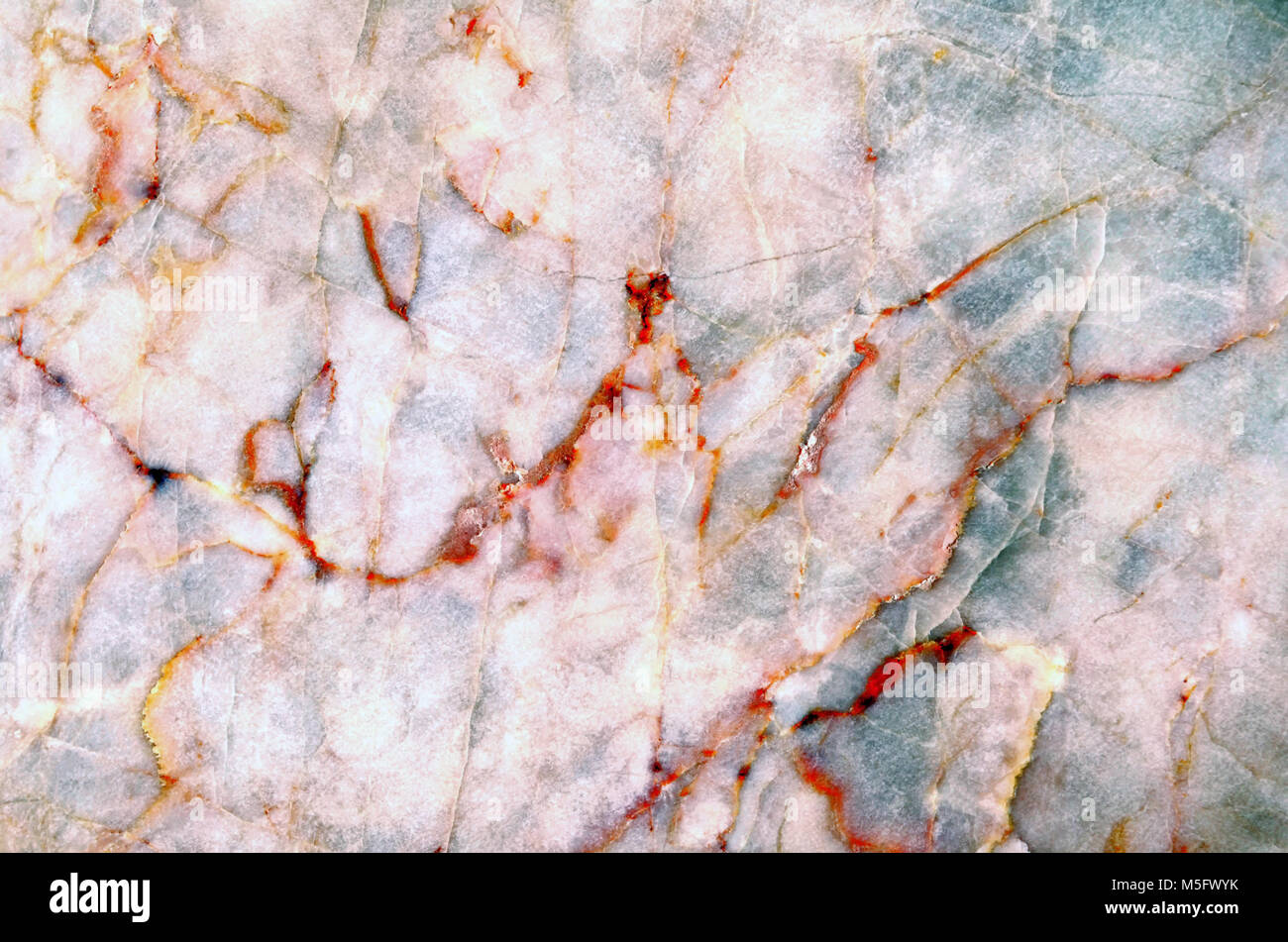 Texture in marmo in marmo sulla superficie della piastrella, un primo piano sulla superficie della piastrella in marmo sulla parete di marmo presente un dettaglio delle texture e pattern di marmo o Foto Stock