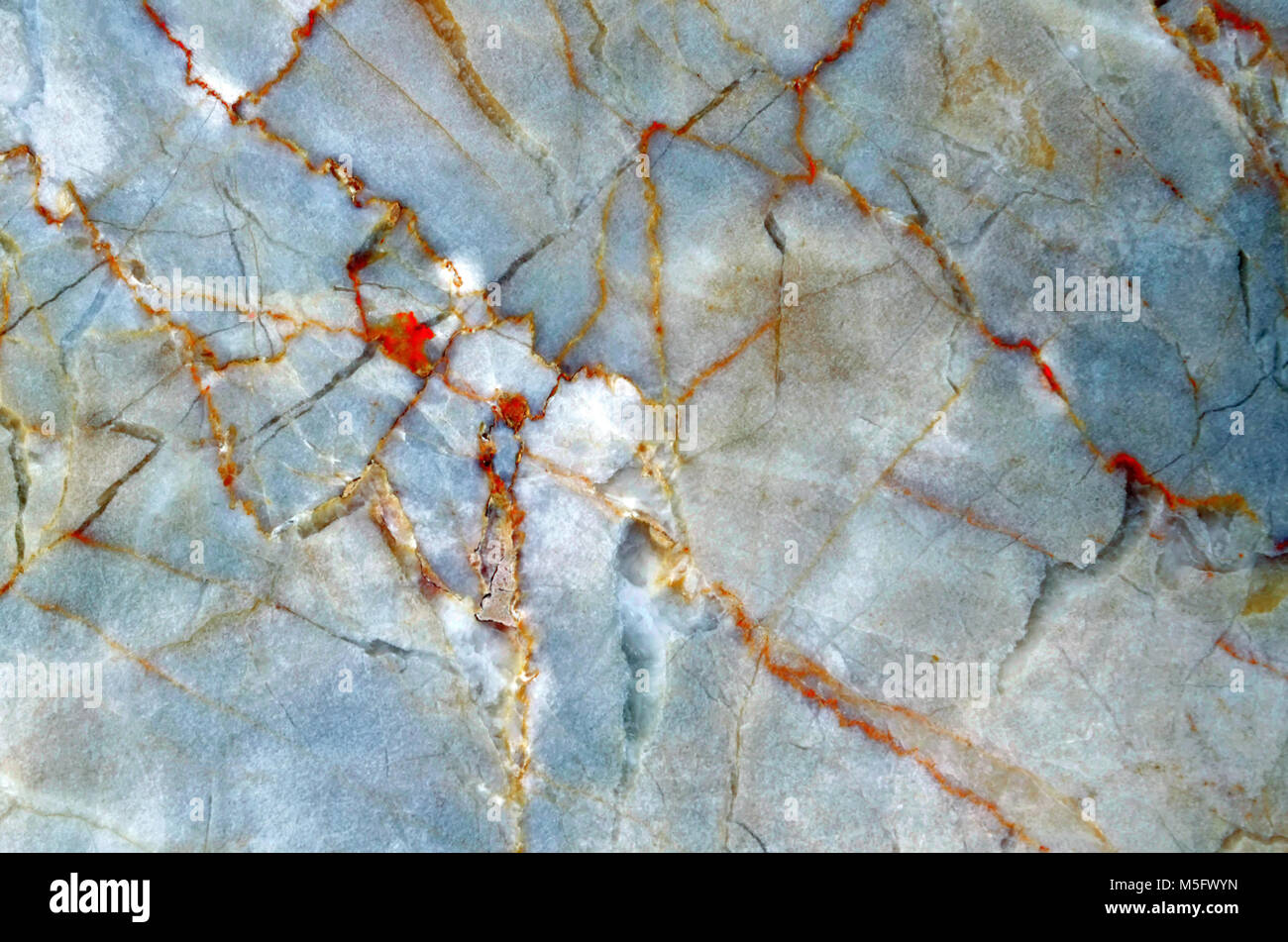 Texture in marmo in marmo sulla superficie della piastrella, un primo piano sulla superficie della piastrella in marmo sulla parete di marmo presente un dettaglio delle texture e pattern di marmo o Foto Stock
