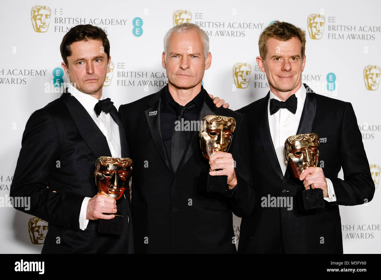 Graham Broadbent, Martin McDonagh e Peter Czernin backstage con loro award per il miglior film britannico per il film Tre cartelloni pubblicitari al di fuori del calo all'EE BRITISH ACADEMY Film Awards nel 2018 domenica 18 febbraio 2018 tenutosi presso la Royal Albert Hall di Londra. Foto Stock