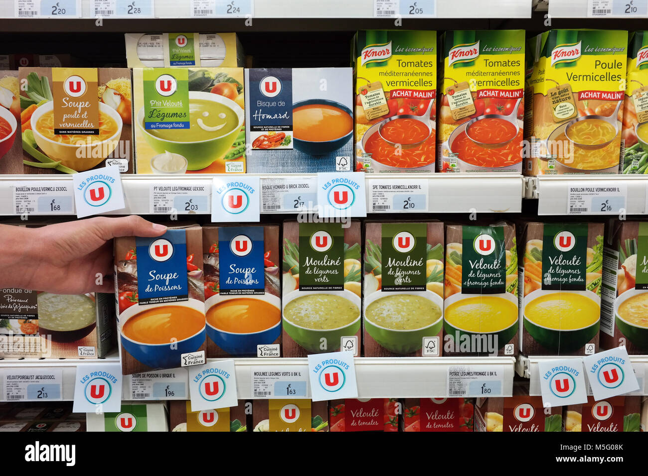 Imballaggi zuppa in un Super U Ipermercato Foto Stock