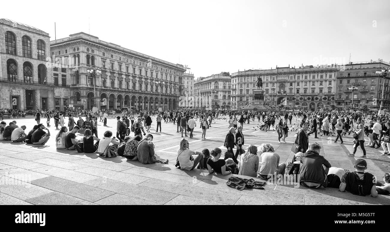 Milano, 13 ottobre 2017. Vista della piazza del Duomo, (Piazza del Duomo di Milano, Italia Foto Stock