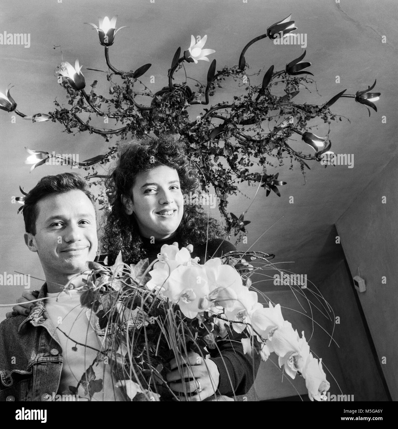 Jacque Azagury e Jane Cullinan nel negozio di fioristi Azageury Fleurs, archiviazione fotografia fatta il 25 ottobre 1989 Foto Stock